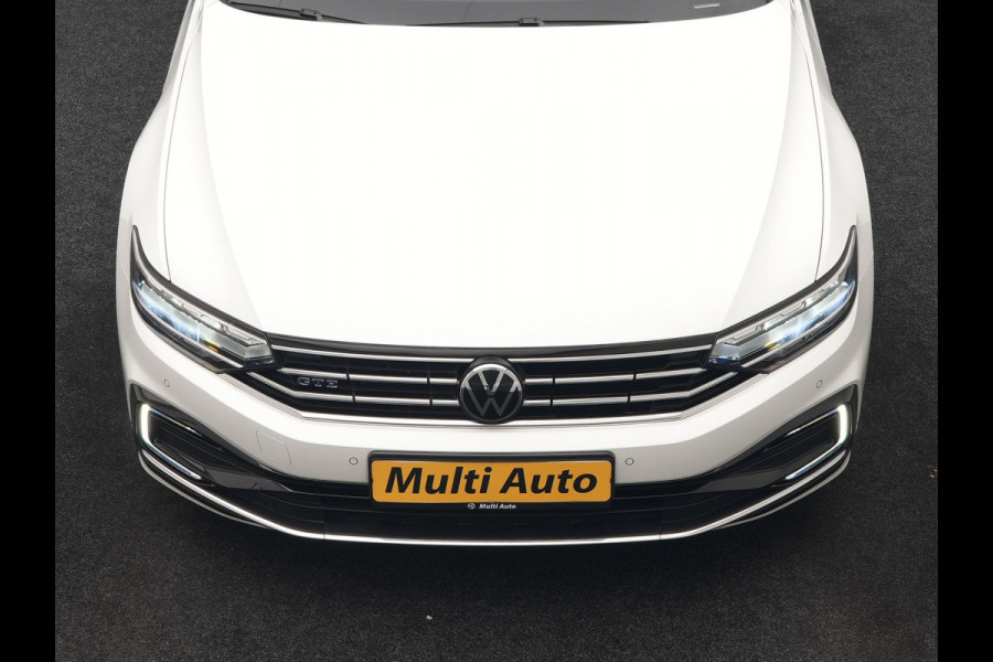 Volkswagen Passat Variant 1.4 TSI GTE Business PHEV 218pk Dealer O.H. | Adaptive Cruise | Camera | Voorstoelen Verwarmd | Apple Carplay | Navigatie | DAB | Park Assist | Draadloze Telefoonlader | IQ Drive | Plug In Hybrid |