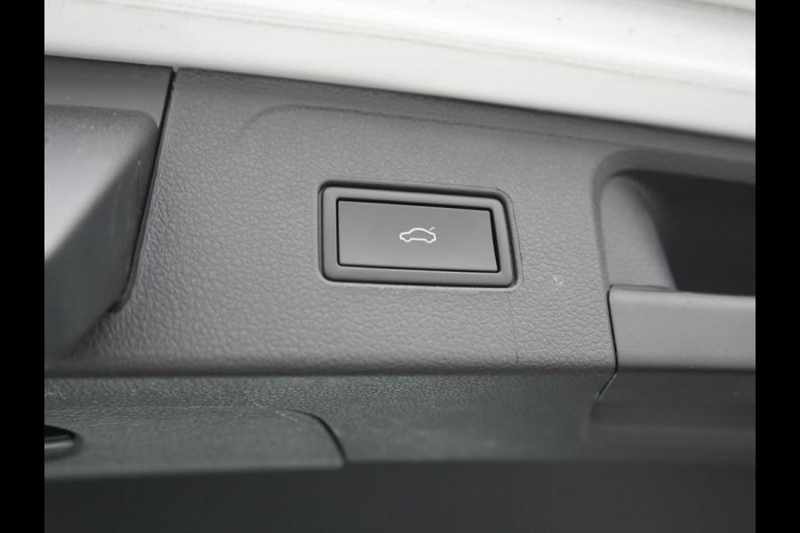 Volkswagen Passat Variant 1.4 TSI GTE Business PHEV 218pk Dealer O.H. | Adaptive Cruise | Camera | Voorstoelen Verwarmd | Apple Carplay | Navigatie | DAB | Park Assist | Draadloze Telefoonlader | IQ Drive | Plug In Hybrid |