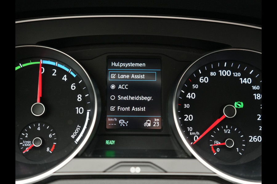 Volkswagen Passat Variant 1.4 TSI GTE Business PHEV 218pk Dealer O.H. | Adaptive Cruise | Camera | Voorstoelen Verwarmd | Apple Carplay | Navigatie | DAB | Park Assist | Draadloze Telefoonlader | IQ Drive | Plug In Hybrid |