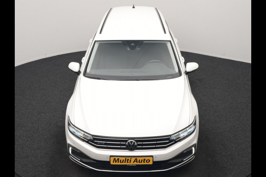 Volkswagen Passat Variant 1.4 TSI GTE Business PHEV 218pk Dealer O.H. | Adaptive Cruise | Camera | Voorstoelen Verwarmd | Apple Carplay | Navigatie | DAB | Park Assist | Draadloze Telefoonlader | IQ Drive | Plug In Hybrid |