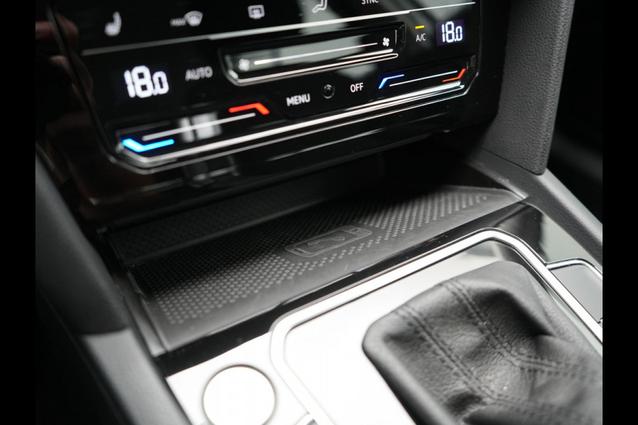Volkswagen Passat Variant 1.4 TSI GTE Business PHEV 218pk Dealer O.H. | Adaptive Cruise | Camera | Voorstoelen Verwarmd | Apple Carplay | Navigatie | DAB | Park Assist | Draadloze Telefoonlader | IQ Drive | Plug In Hybrid |