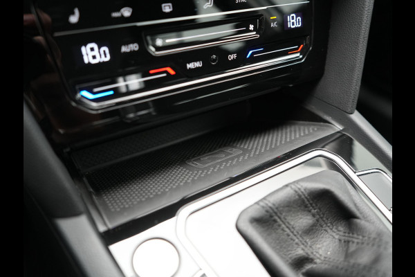 Volkswagen Passat Variant 1.4 TSI GTE Business PHEV 218pk Dealer O.H. | Adaptive Cruise | Camera | Voorstoelen Verwarmd | Apple Carplay | Navigatie | DAB | Park Assist | Draadloze Telefoonlader | IQ Drive | Plug In Hybrid |