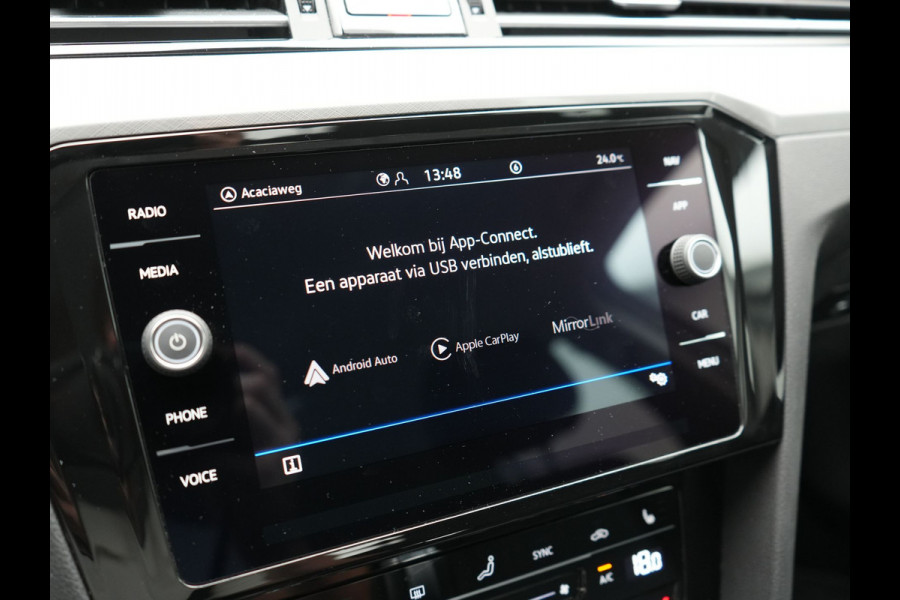 Volkswagen Passat Variant 1.4 TSI GTE Business PHEV 218pk Dealer O.H. | Adaptive Cruise | Camera | Voorstoelen Verwarmd | Apple Carplay | Navigatie | DAB | Park Assist | Draadloze Telefoonlader | IQ Drive | Plug In Hybrid |