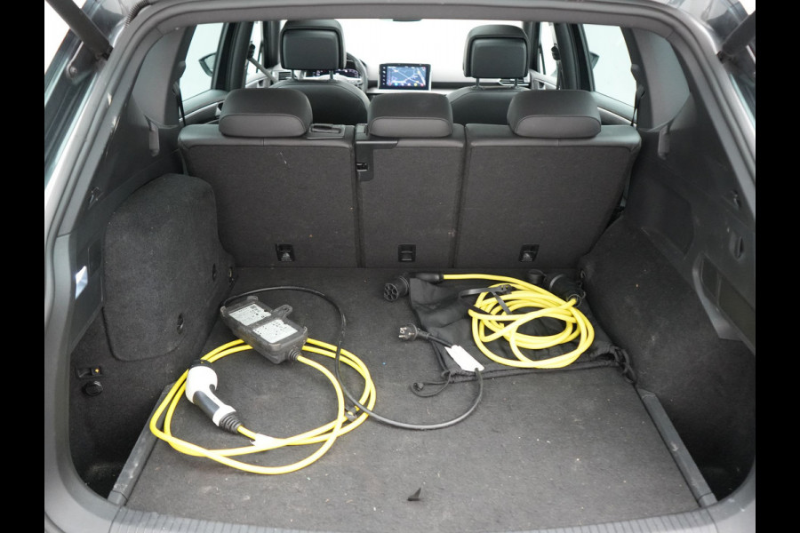 Seat Tarraco 1.4 TSI e-Hybrid PHEV Xcellence 259pk | Trekhaak Af Fabriek | Panodak | Camera | Adaptive Cruise | Sportstoelen Verwarmd | BLIS | Keyless | Virtual | Navigatie | DAB | 19"L.M | Plug In Hybrid |