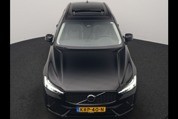 Volvo XC60 T6 AWD Plus Dark LONG RANGE PHEV 350pk Dealer O.H. | Trekhaak Af Fabriek | Panodak | Camera | Harman / Kardon | Lederen Sportstoelen Memory & Verwarmd | Keyless | Apple Carplay | Google Assistant | Navigatie | Virtual | DAB | 19"L.M | Plug In Hybrid |