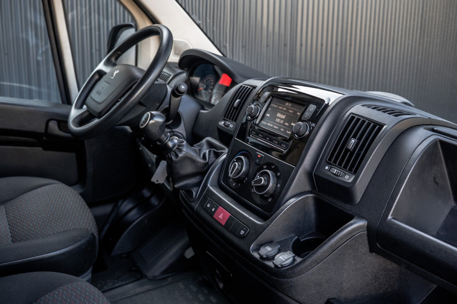 Peugeot Boxer 2.2 BlueHDi 140 L2H2 | 140 PK | 3-Zits | Cruise | Camera | Navi | Airco