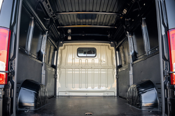 Peugeot Boxer 2.2 BlueHDi 140 L2H2 | 140 PK | 3-Zits | Cruise | Camera | Navi | Airco