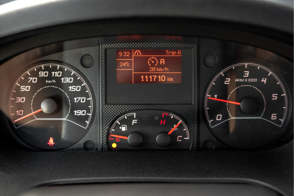 Peugeot Boxer 2.2 BlueHDi 140 L2H2 | 140 PK | 3-Zits | Cruise | Camera | Navi | Airco