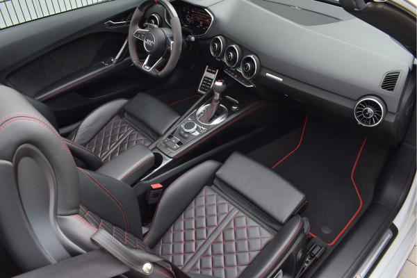 Audi TT TTS Roadster 2.0 TFSI Quattro Competition | RS stoelen | B&O | Keyless | Camera | 20" TTRS