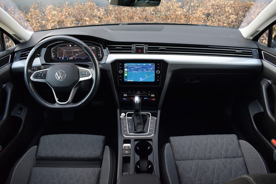 Volkswagen Passat Variant 2.0 TDI 150pk DSG Camera | Trekhaak | 18"