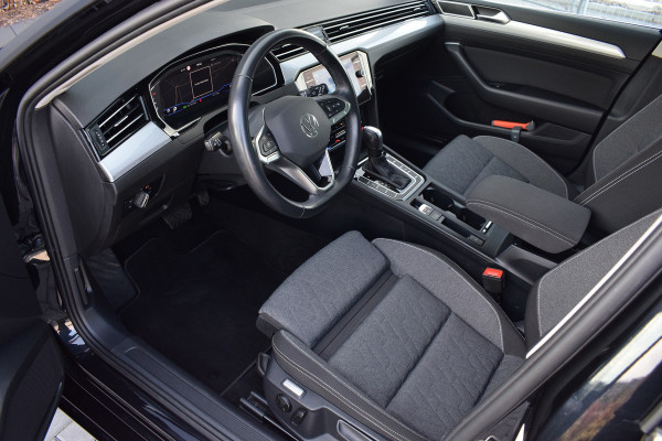 Volkswagen Passat Variant 2.0 TDI 150pk DSG Camera | Trekhaak | 18"