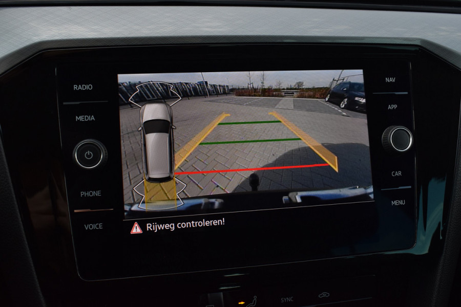 Volkswagen Passat Variant 2.0 TDI 150pk DSG Camera | Trekhaak | 18"