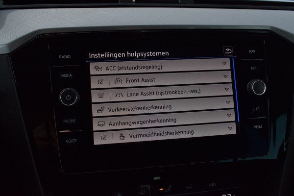Volkswagen Passat Variant 2.0 TDI 150pk DSG Camera | Trekhaak | 18"