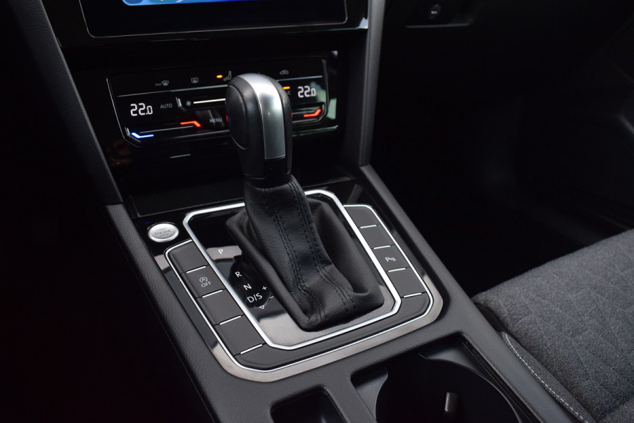 Volkswagen Passat Variant 2.0 TDI 150pk DSG Camera | Trekhaak | 18"