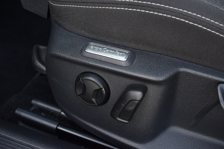 Volkswagen Passat Variant 2.0 TDI 150pk DSG Camera | Trekhaak | 18"