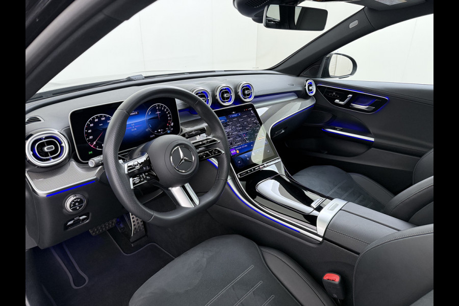 Mercedes-Benz C-Klasse 300e AMG Estate // SoH 99% // Trekhaak // Panoramadak // Distronic // 360 Camera // Memory // Sfeerverlichting