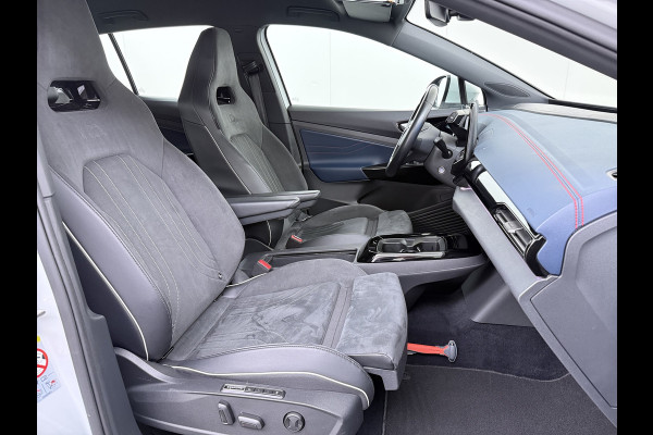 Volkswagen ID.4 GTX 4Motion 300PK Trekhaak 82kWh 4WD Matrix led Lmv 20" Elektr.+MemoryStoel Stuurverwarmimg Adap.Cruise Navi Ecc Top Sport Interieur Pakket Plus Apple Carplay Android Ergo-Active Stoelen Auto SOH 88% AWD Keyless Advanced 1e Eigenaar Dealeronderhouden Origineel Nederlandse Auto 1.200KG trekvermogen
