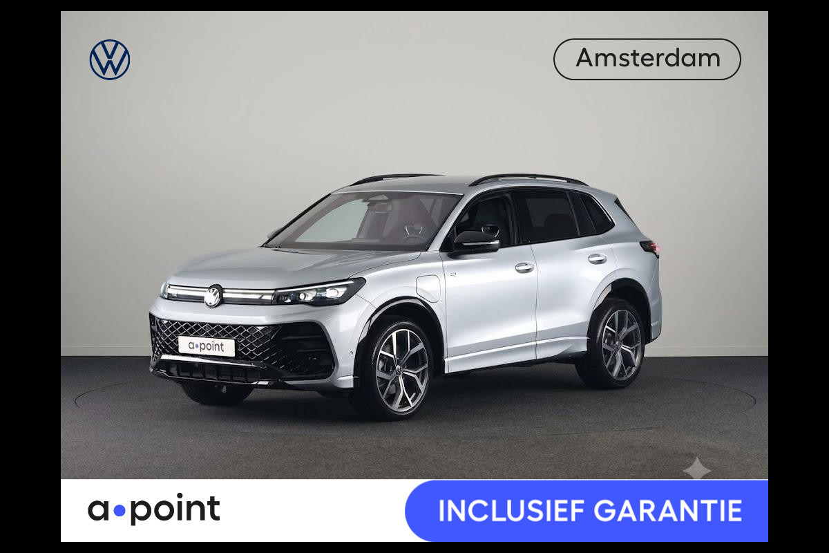 Volkswagen Tiguan 1.5 eHybrid R-Line Edition 204 pk Automaat (DSG) | Verlengde garantie | Navigatie | Trekhaak (wegklapbaar) | Parkeersensoren (Park assist) | Rondomzicht camera | Black Style pakket | R-Line |