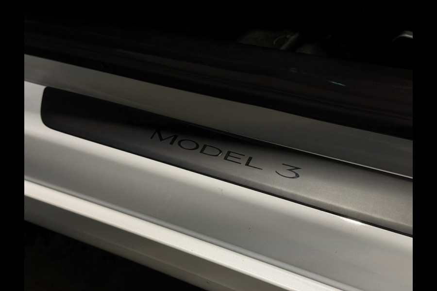 Tesla Model 3 Standard RWD Plus 60 kWh | Panoramadak | zwart leer | ACC