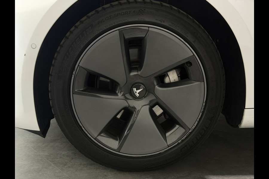 Tesla Model 3 Standard RWD Plus 60 kWh | Panoramadak | zwart leer | ACC