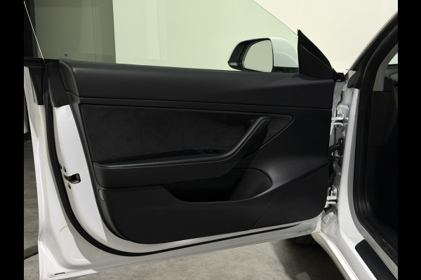 Tesla Model 3 Standard RWD Plus 60 kWh | Panoramadak | zwart leer | ACC