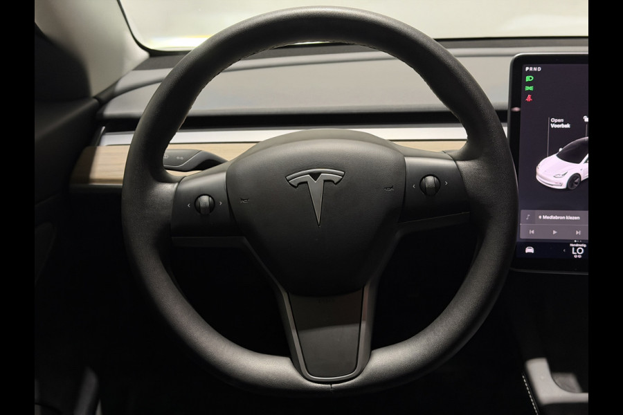 Tesla Model 3 Standard RWD Plus 60 kWh | Panoramadak | zwart leer | ACC