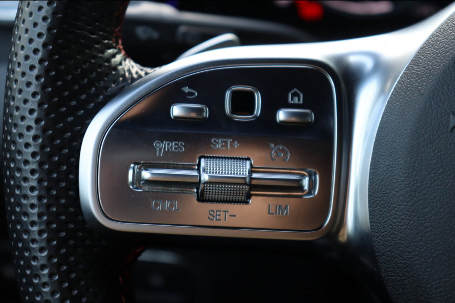 Mercedes-Benz Glb 200 Business Solution AMG org.NL el.trekhaak leer+vw camera ambient.lighting