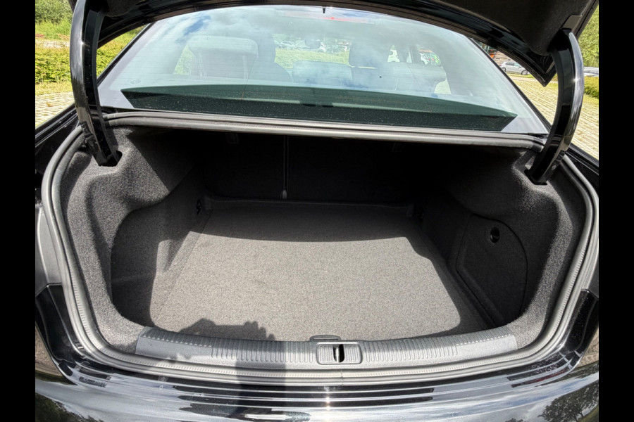 Audi A3 Limousine 1.5 TFSI 150 pk AUTOMAAT CoD Design Pro Line Plus, stoelverwarming,sportinterieur, climaat cont, parkeersensoren