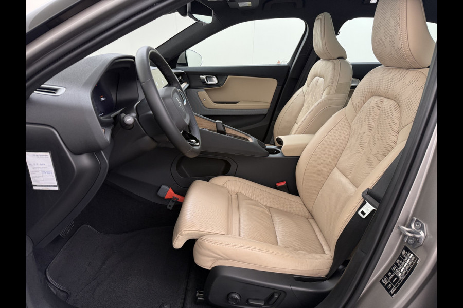 Polestar 2 Long Range Dual Motor Launch Ed. 78kWh 408PK Adap.Cruise Trekhaak Leder Panoramadak Harman&Kardon®-Audio BlindSpot 360°Camera St Keyless Draadloos Tel. Opladen Elek.Stoelen+Memory Elek.Achterklep Road-SIgn Info Lane Keeping Aid Ecc Pdc Lmv 19" Led Bluetooth 1e Eigenaar Dealeronderhouden 1.500KG Trekgewicht Zeer compleet
