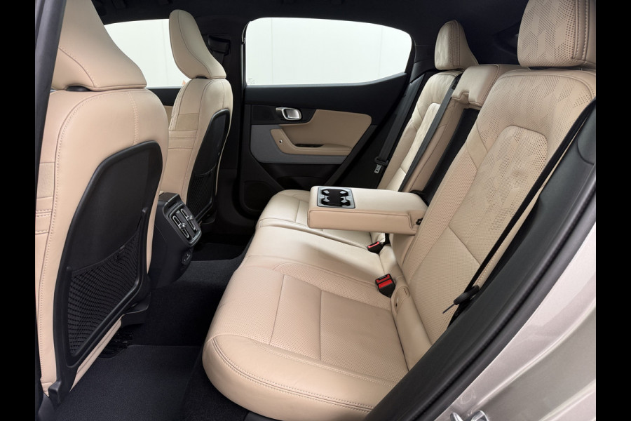 Polestar 2 Long Range Dual Motor Launch Ed. 78kWh 408PK Adap.Cruise Trekhaak Leder Panoramadak Harman&Kardon®-Audio BlindSpot 360°Camera St Keyless Draadloos Tel. Opladen Elek.Stoelen+Memory Elek.Achterklep Road-SIgn Info Lane Keeping Aid Ecc Pdc Lmv 19" Led Bluetooth 1e Eigenaar Dealeronderhouden 1.500KG Trekgewicht Zeer compleet