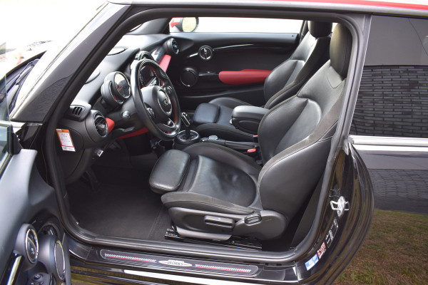 MINI 3-deurs 2.0 John Cooper Works Chili 232pk Leer Navi Automaat