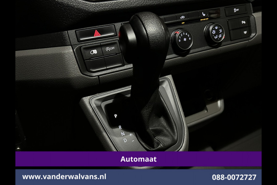 Volkswagen Crafter 2.0 TDI 141pk Automaat L3H2 L2H1 Euro6 Airco | Camera | Apple Carplay | 3000kg Trekhaak | Cruisecontrol Android Auto, Stoelverwarming, Parkeersensoren, Bijrijdersbank