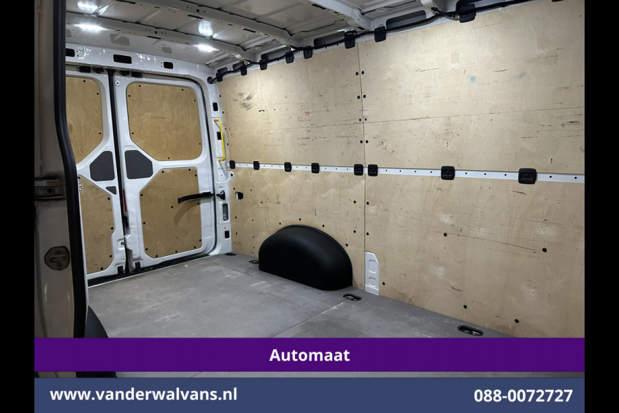 Volkswagen Crafter 2.0 TDI 141pk Automaat L3H2 L2H1 Euro6 Airco | Camera | Apple Carplay | 3000kg Trekhaak | Cruisecontrol Android Auto, Stoelverwarming, Parkeersensoren, Bijrijdersbank