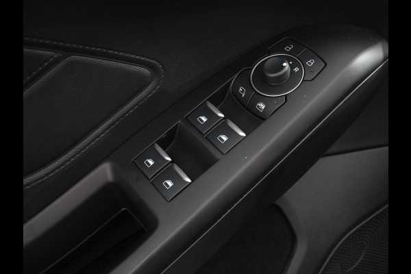 Ford FOCUS Wagon 1.0 EcoBoost 155pk Automaat Active X Navigatie Climate Control Camera Parkeer sensoren B&O Dab Led Lichtmetalen velgen