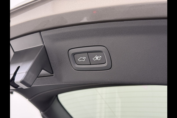 Polestar 2 Long Range Dual Motor Launch Ed. 78kWh 408PK Adap.Cruise Trekhaak Leder Panoramadak Harman&Kardon®-Audio BlindSpot 360°Camera St Keyless Draadloos Tel. Opladen Elek.Stoelen+Memory Elek.Achterklep Road-SIgn Info Lane Keeping Aid Ecc Pdc Lmv 19" Led Bluetooth 1e Eigenaar Dealeronderhouden 1.500KG Trekgewicht Zeer compleet