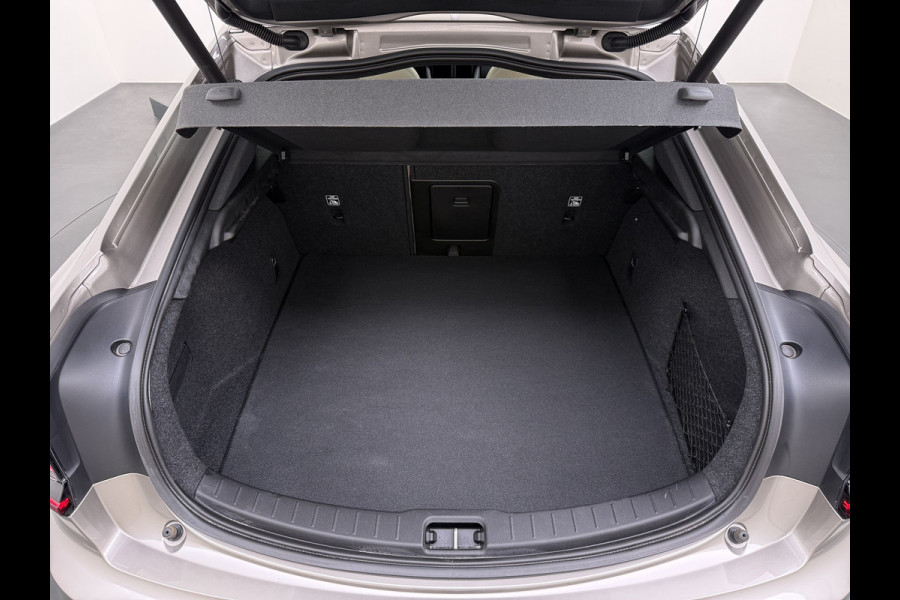 Polestar 2 Long Range Dual Motor Launch Ed. 78kWh 408PK Adap.Cruise Trekhaak Leder Panoramadak Harman&Kardon®-Audio BlindSpot 360°Camera St Keyless Draadloos Tel. Opladen Elek.Stoelen+Memory Elek.Achterklep Road-SIgn Info Lane Keeping Aid Ecc Pdc Lmv 19" Led Bluetooth 1e Eigenaar Dealeronderhouden 1.500KG Trekgewicht Zeer compleet
