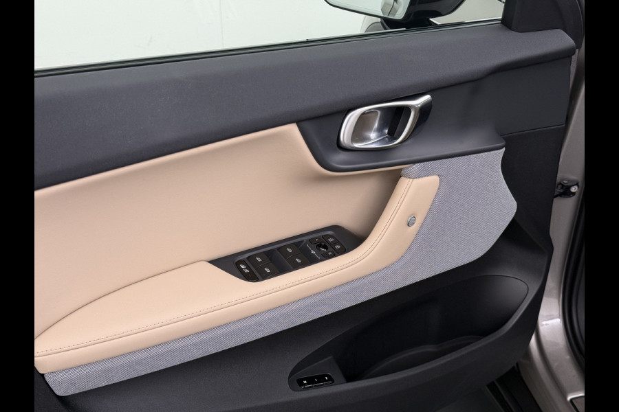 Polestar 2 Long Range Dual Motor Launch Ed. 78kWh 408PK Adap.Cruise Trekhaak Leder Panoramadak Harman&Kardon®-Audio BlindSpot 360°Camera St Keyless Draadloos Tel. Opladen Elek.Stoelen+Memory Elek.Achterklep Road-SIgn Info Lane Keeping Aid Ecc Pdc Lmv 19" Led Bluetooth 1e Eigenaar Dealeronderhouden 1.500KG Trekgewicht Zeer compleet