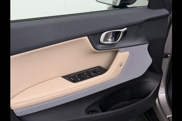 Polestar 2 Long Range Dual Motor Launch Ed. 78kWh 408PK Adap.Cruise Trekhaak Leder Panoramadak Harman&Kardon®-Audio BlindSpot 360°Camera St Keyless Draadloos Tel. Opladen Elek.Stoelen+Memory Elek.Achterklep Road-SIgn Info Lane Keeping Aid Ecc Pdc Lmv 19" Led Bluetooth 1e Eigenaar Dealeronderhouden 1.500KG Trekgewicht Zeer compleet