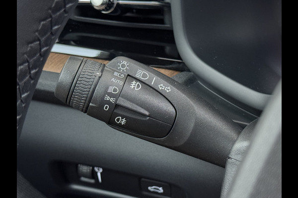 Polestar 2 Long Range Dual Motor Launch Ed. 78kWh 408PK Adap.Cruise Trekhaak Leder Panoramadak Harman&Kardon®-Audio BlindSpot 360°Camera St Keyless Draadloos Tel. Opladen Elek.Stoelen+Memory Elek.Achterklep Road-SIgn Info Lane Keeping Aid Ecc Pdc Lmv 19" Led Bluetooth 1e Eigenaar Dealeronderhouden 1.500KG Trekgewicht Zeer compleet