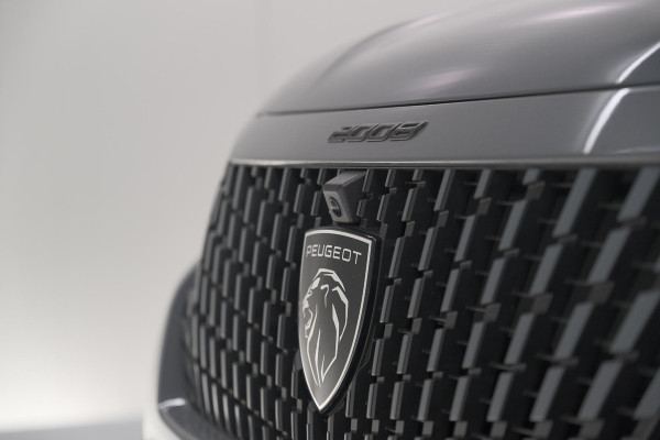 Peugeot e-2008 EV Allure 54 kWh | SOH 97,2% | 360 Camera | Dodehoekdetectie | 11 KW Lader | Apple Carplay