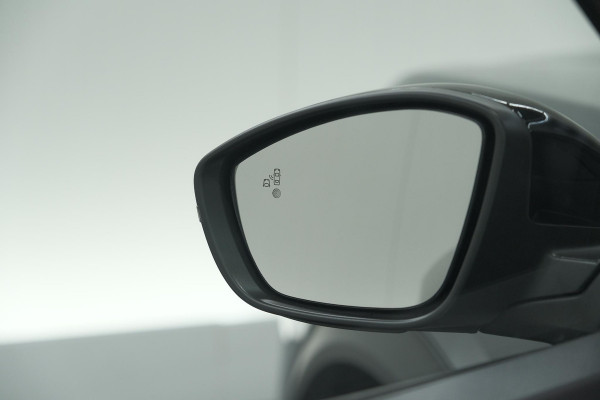Peugeot e-2008 EV Allure 54 kWh | SOH 97,2% | 360 Camera | Dodehoekdetectie | 11 KW Lader | Apple Carplay