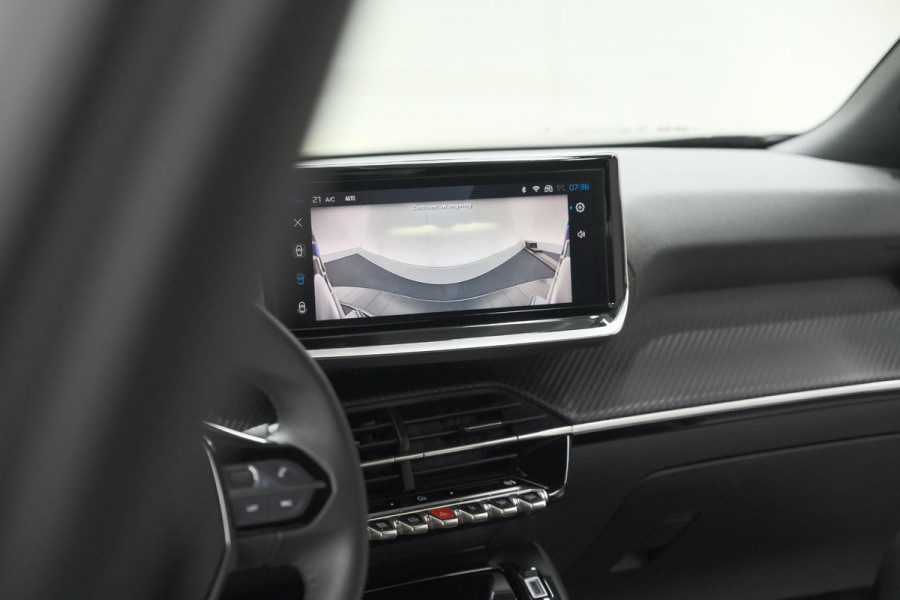 Peugeot e-2008 EV Allure 54 kWh | SOH 97,2% | 360 Camera | Dodehoekdetectie | 11 KW Lader | Apple Carplay