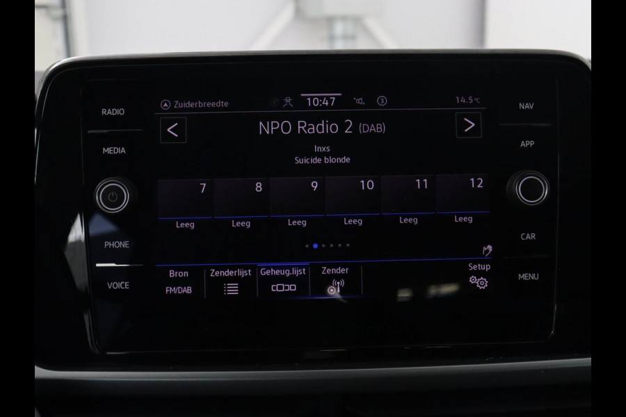 Volkswagen T-Roc 1.5 TSI Life Business | Stoelverwarming | Camera | Virtual Cockpit | Carplay | Full LED | Adaptive cruise | Navigatie | Park Assist | Climate control | DAB | Bluetooth