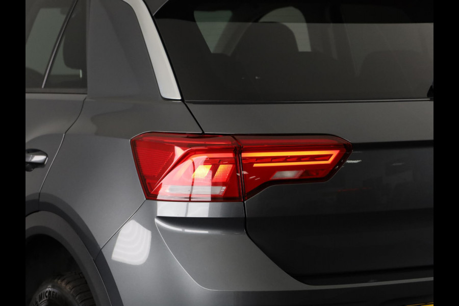 Volkswagen T-Roc 1.0 TSI 115PK | ECC airco | Parkeersensoren | Extra getint glas