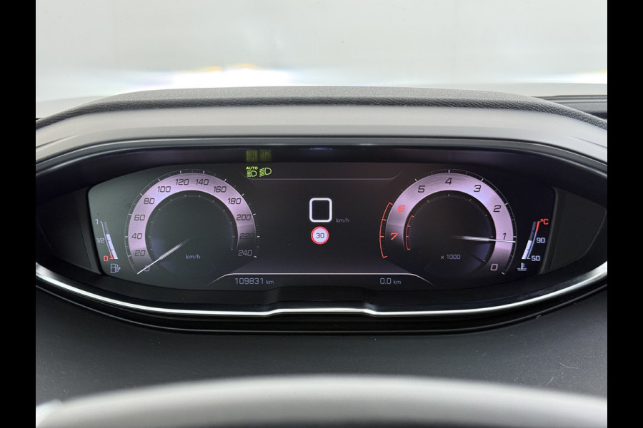 Peugeot 5008 131PK GT 7-Persoons Adap.Cruise 360°Camera 3D-Navi Ecc Apple Carplay Android Auto Keyless Black Pack Pdc Regen-Lichtsensor Privacy Glas Lmv Full-Led Isofix DAB Bluetooth Lane Assist Dodehoekdetectie 1e Eigenaar Dealeronderhouden Origineel Nederlandse Auto