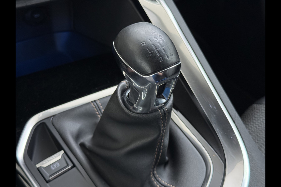 Peugeot 5008 131PK GT 7-Persoons Adap.Cruise 360°Camera 3D-Navi Ecc Apple Carplay Android Auto Keyless Black Pack Pdc Regen-Lichtsensor Privacy Glas Lmv Full-Led Isofix DAB Bluetooth Lane Assist Dodehoekdetectie 1e Eigenaar Dealeronderhouden Origineel Nederlandse Auto
