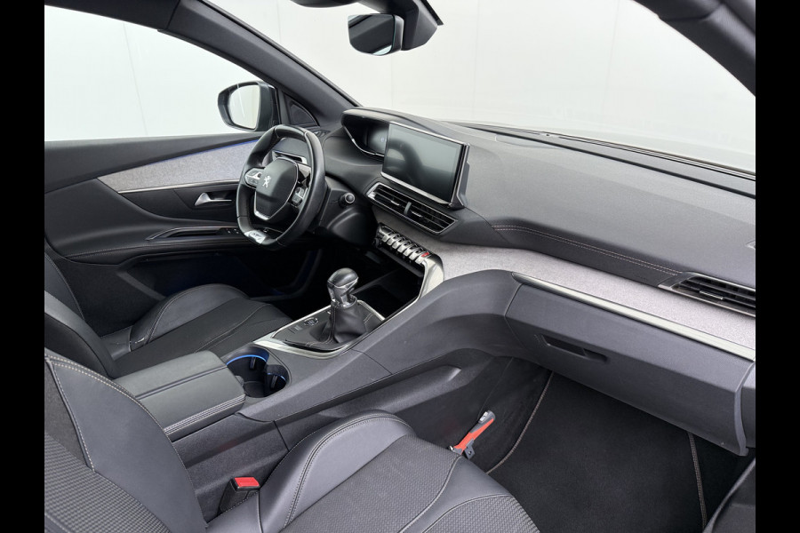 Peugeot 5008 131PK GT 7-Persoons Adap.Cruise 360°Camera 3D-Navi Ecc Apple Carplay Android Auto Keyless Black Pack Pdc Regen-Lichtsensor Privacy Glas Lmv Full-Led Isofix DAB Bluetooth Lane Assist Dodehoekdetectie 1e Eigenaar Dealeronderhouden Origineel Nederlandse Auto
