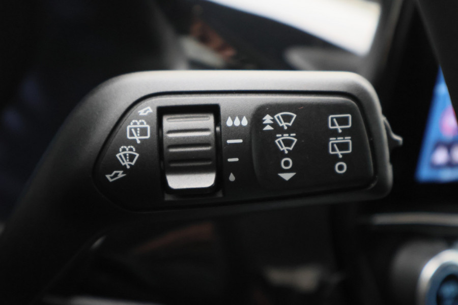 Ford Fiesta 1.1 Trend Cruise, Apple CarPlay, DAB, Lane Assist, PDC
