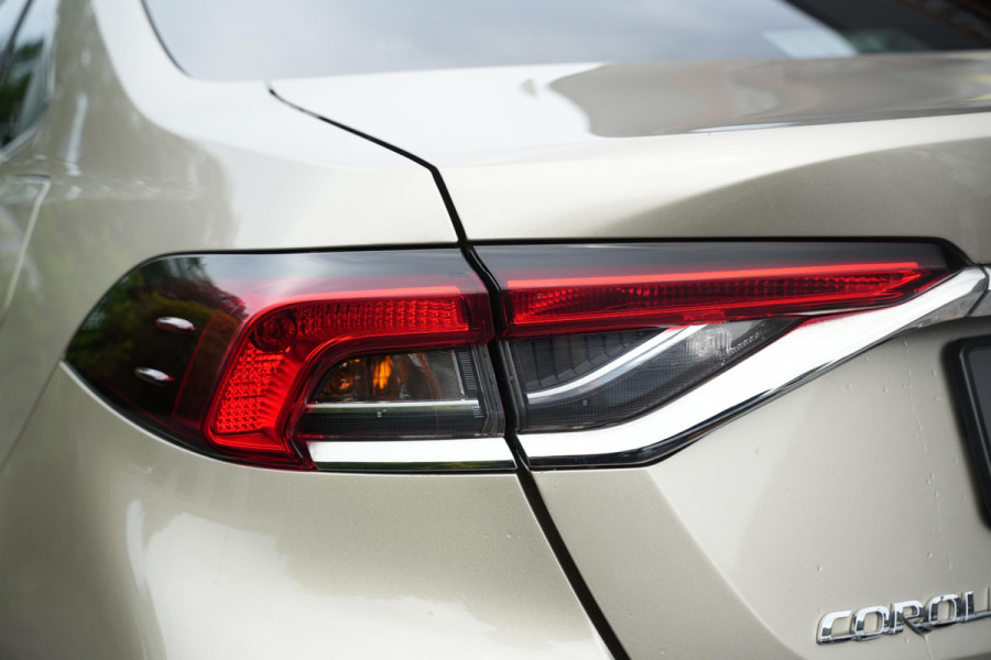 Toyota Corolla 1.5 Cruise Clima LED Automaat!
