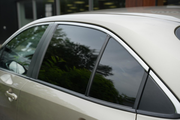 Toyota Corolla 1.5 Cruise Clima LED Automaat!